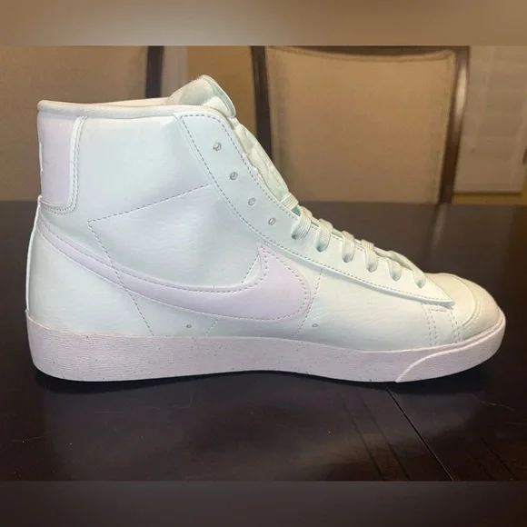 New Nike Blazer Mid 77 Barely Green Sneaker Shoes Size 10.5 - Picture 7 of 12